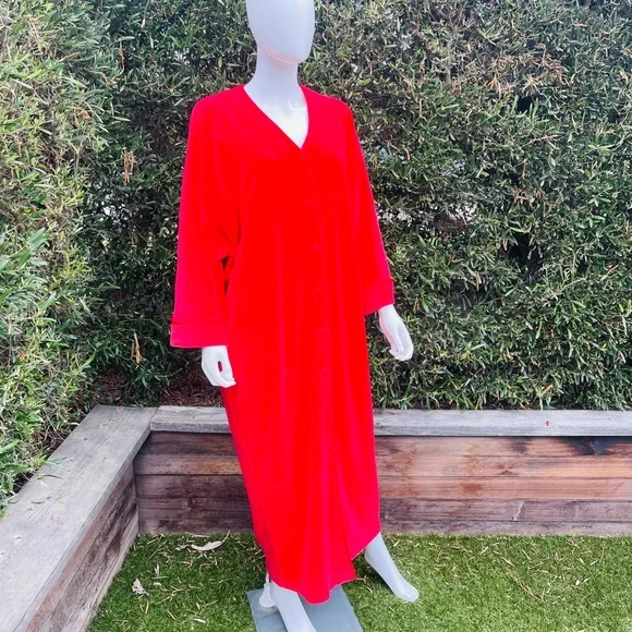 Diamond Tea Red Button Down Robe/ Dressing Gown